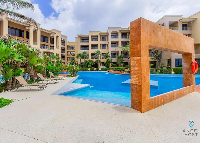 Oceanfront A Block Off 5th In Heart Of Playa