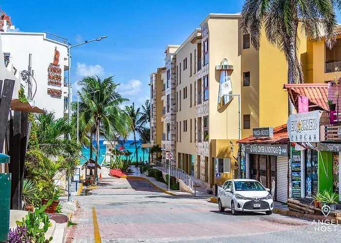 Casa de férias Oceanfront A Block Off 5th In Heart Of Playa
